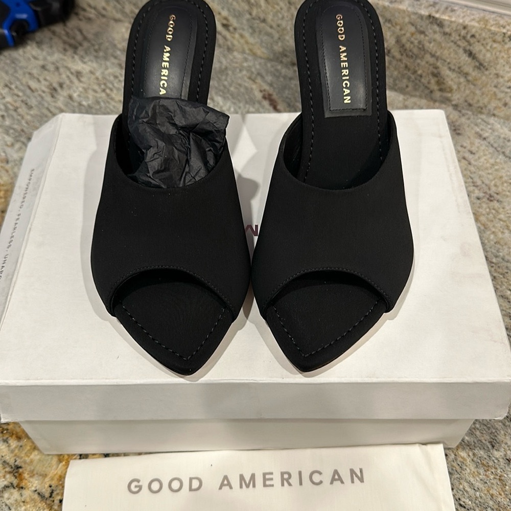 Good American brand new never worn black open toe heels